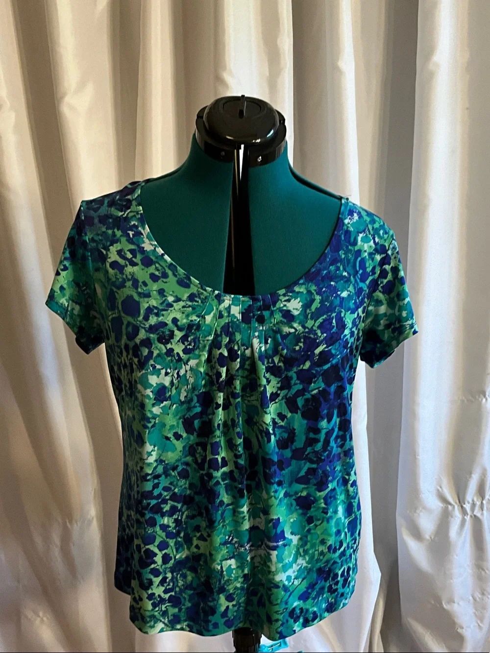 Ruby Rd. Blue and Green Scoop Neck Printed Short Sleeve Top